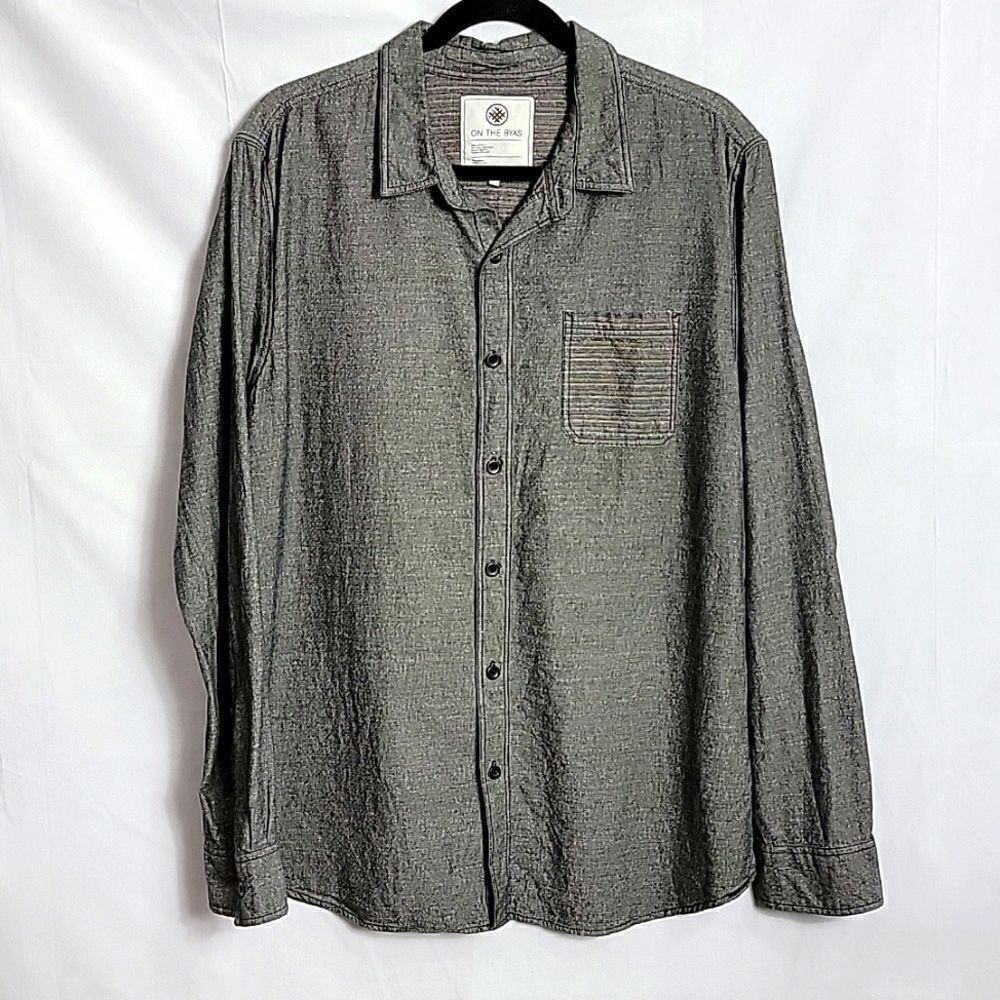 🖤5/$20🖤 ON THE BYAS.. button down shirt..